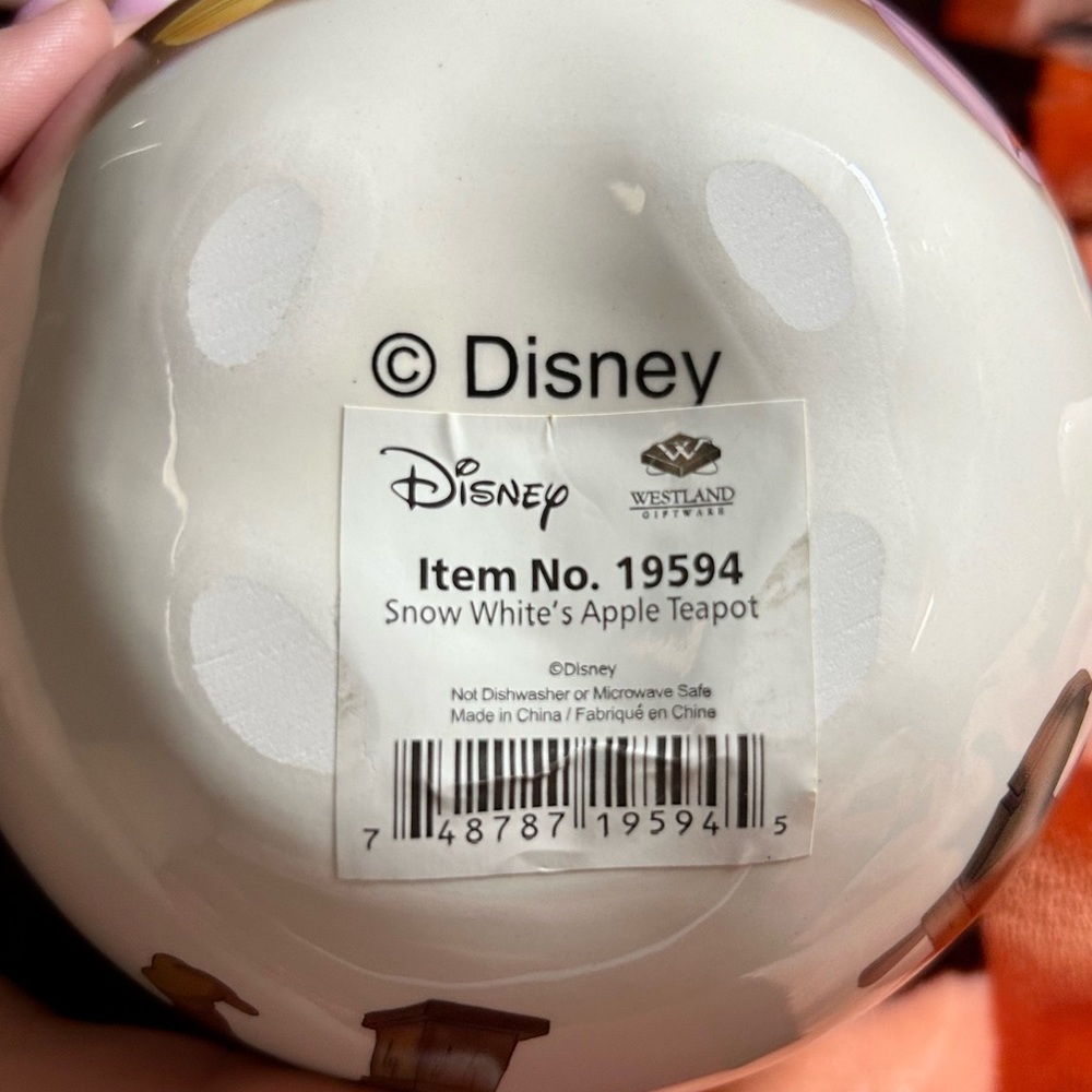 Disney Snow White's Apple Teapot - Picture 9 of 9